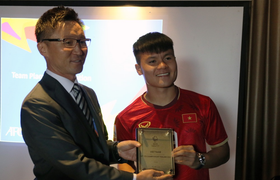 AFC tặng quà, nhắc nhở U23 Việt Nam trước ngày khai mạc U23 châu Á